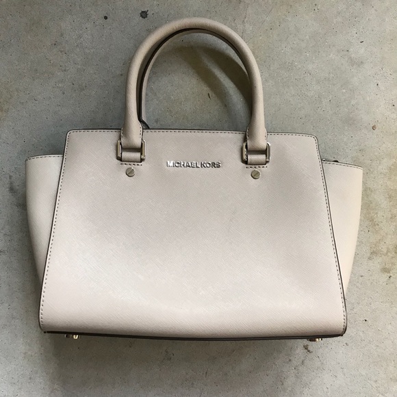 Michael Kors Selma Purse - Picture 1 of 7